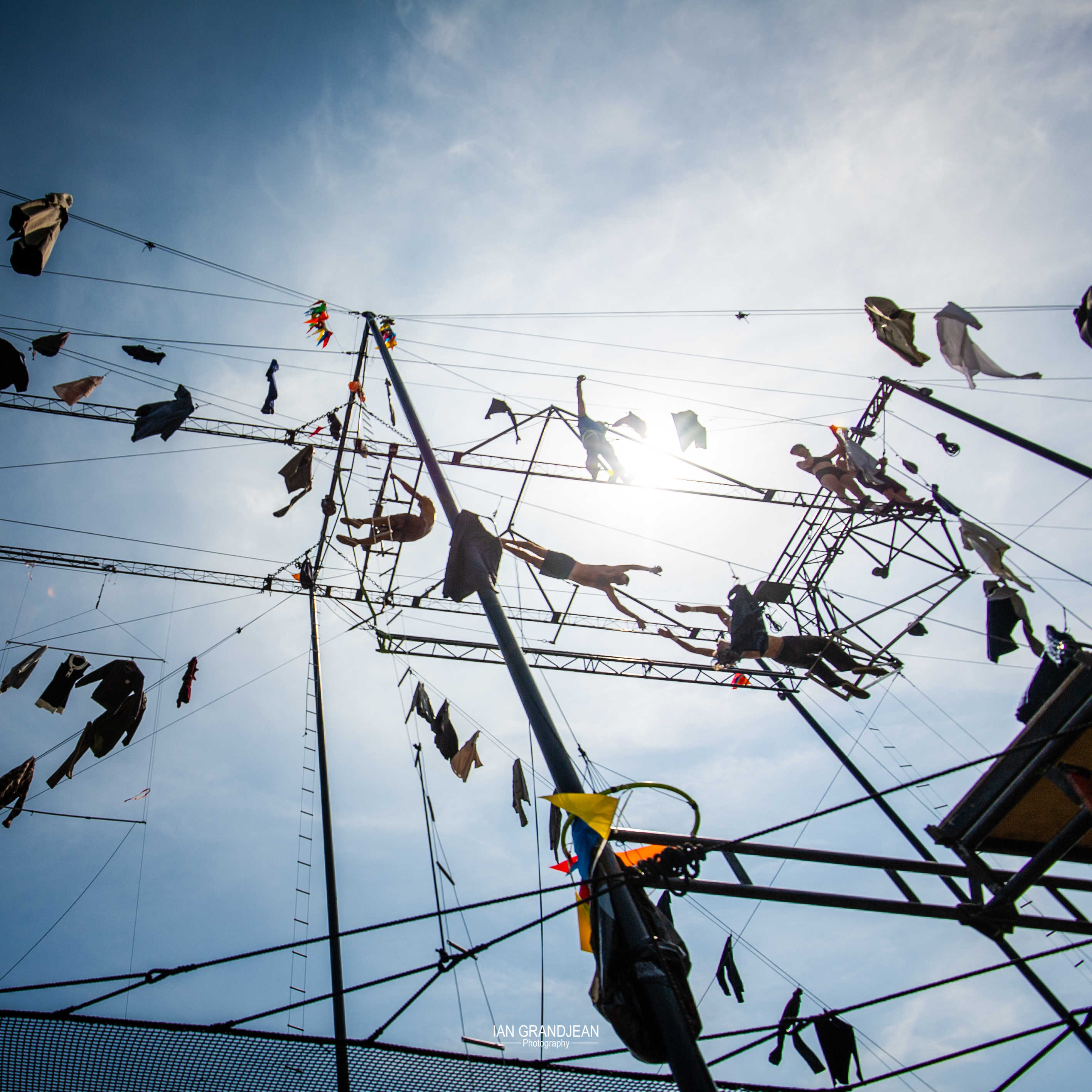 Photo du spectacle La Tangente du Bras Tendu avec trapézistes volants